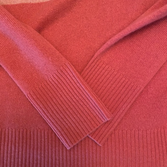 Gorgeous 100% 2-Ply Cashmere Sweater - Picture 6 of 6